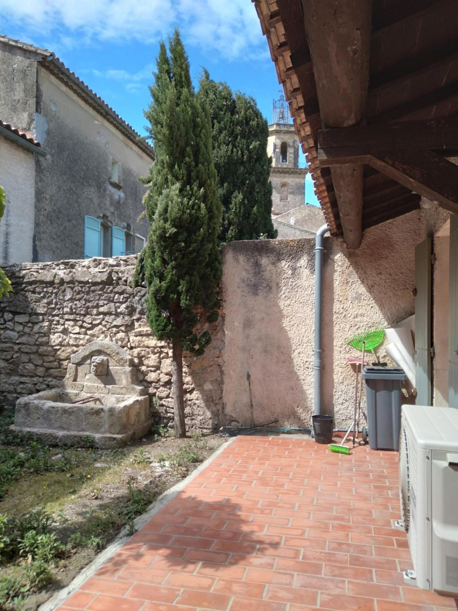 Maison De Village Avec Jardin Dans Centre Historique Eyguieres Exterior photo